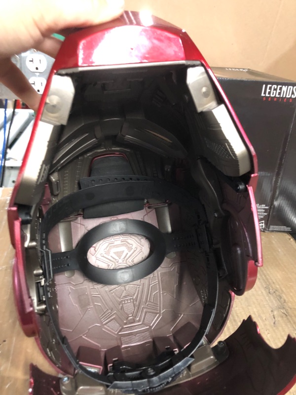 Photo 3 of Hasbro Iron Man Electronic Helmet Avengers Legends Gear