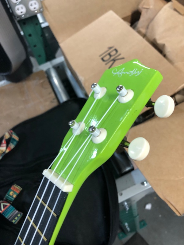 Photo 3 of [notes] Green ukulele