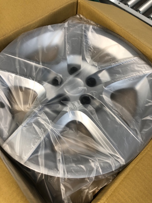 Photo 1 of 17 inch Hubcaps Best for 2008-2011 Chevrolet Malibu - 