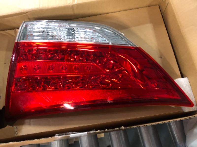 Photo 3 of UNABLE TO TEST For Toyota Sienna Inner Tail Light Assembly 2012,13,14 Inner Passenger Side Base L LE X Limited Model DOT Certified TO2803125