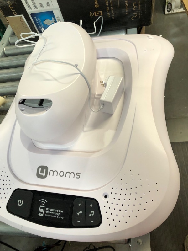 Photo 2 of 4moms mamaRoo 4 Multi-Motion Baby Swing