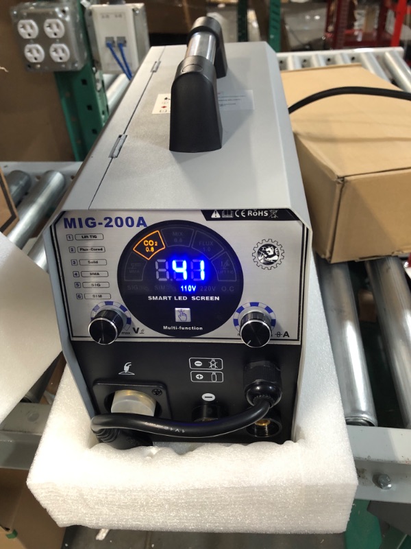 Photo 2 of **USED** VEVOR MIG TIG MMA Welder 200A Welding Machine 6 in 1 Combo Aluminum Welding Machine 110/220V Portable Flux Core Welder Automatic Wire Feeding Wire 