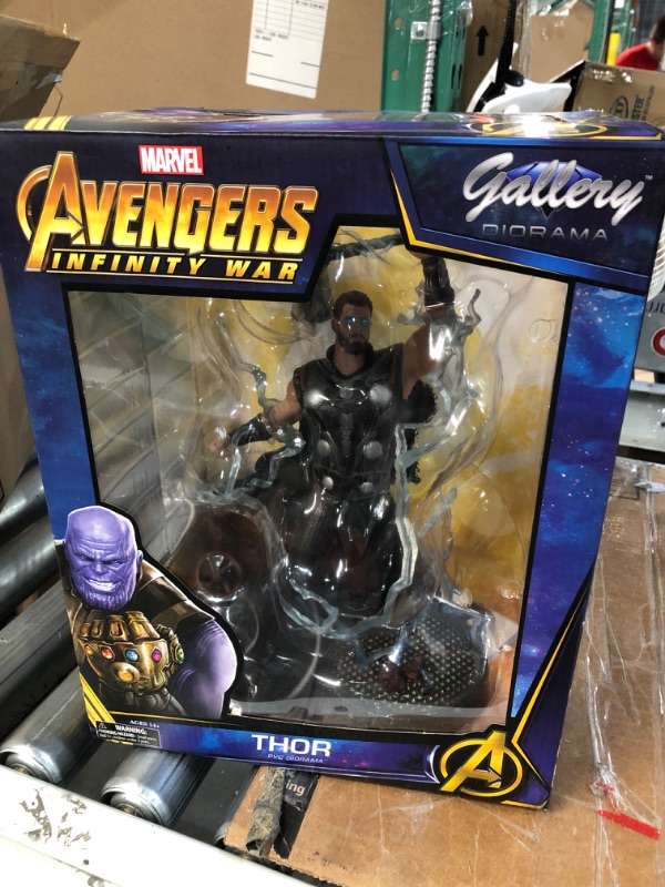 Photo 4 of DIAMOND SELECT TOYS Marvel Gallery: Avengers Infinity War Movie Thor 