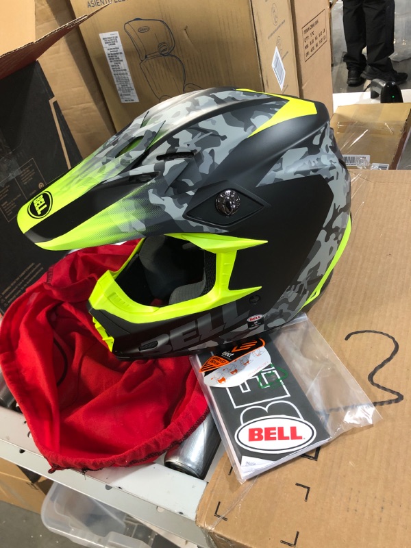 Photo 2 of Bell Moto-9 MIPS Dirt Helmets Medium Venom Matte Black Camo/Hi-viz Yellow