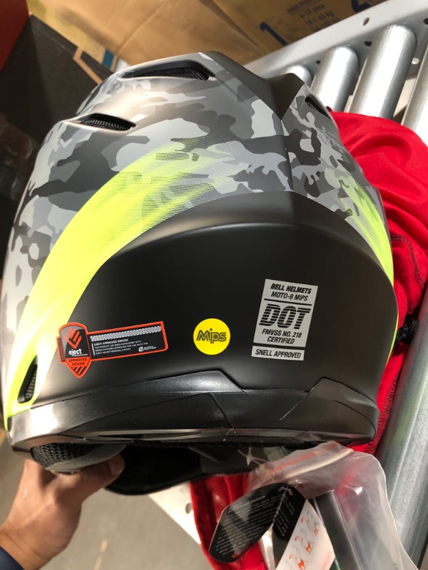 Photo 4 of Bell Moto-9 MIPS Dirt Helmets Medium Venom Matte Black Camo/Hi-viz Yellow