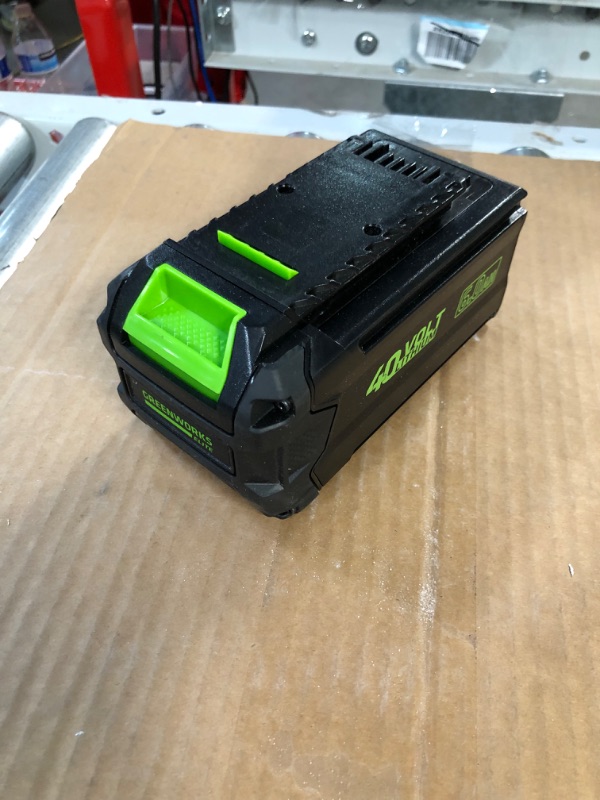 Photo 2 of ***UNTESTED*** Greenworks L-600 40V 6Ah Smart Lithium-Ion USB Battery