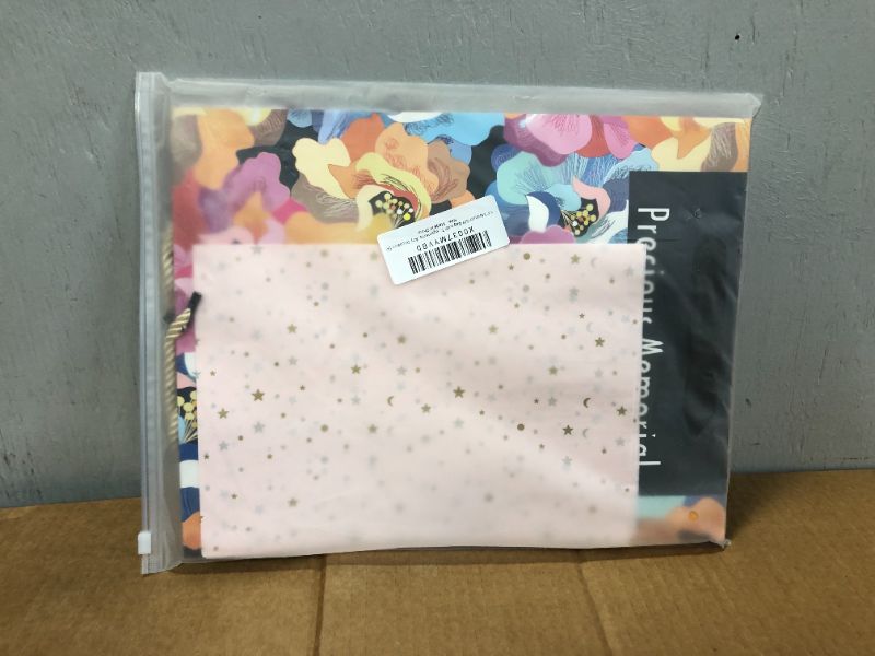 Photo 2 of 2Pcs Medium Gift Bag Vintage Floral Pattern Gift Bag with Tissue Paper 12.5*9.8*3.9inch, for Birthdays, Baby Showers, New Parents, Mother's Day, Bridal Showers, Retirements, Anniversaries, Engagements
