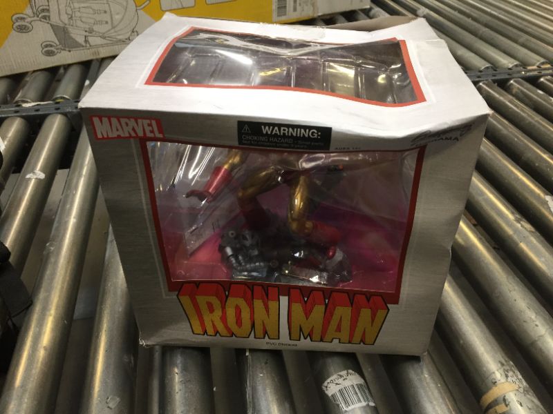 Photo 2 of DIAMOND SELECT TOYS Marvel Gallery: Iron Man PVC Statue, Multicolor, 9 inches
