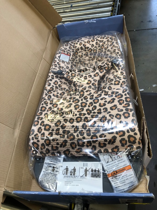 Photo 2 of BabyBjörn Bouncer Bliss, Cotton, Beige/Leopard Cotton Classic Quilt Beige/Leopard