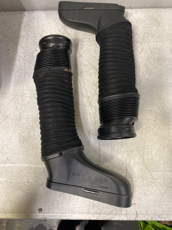 Photo 2 of 2720903582 Air Intake Duct Hose Replacement for Mercedes-Benz W204 A207 C207 S212 V212 W212, Shroud to Air Filter Housing (Left + Right)
DIRTY 