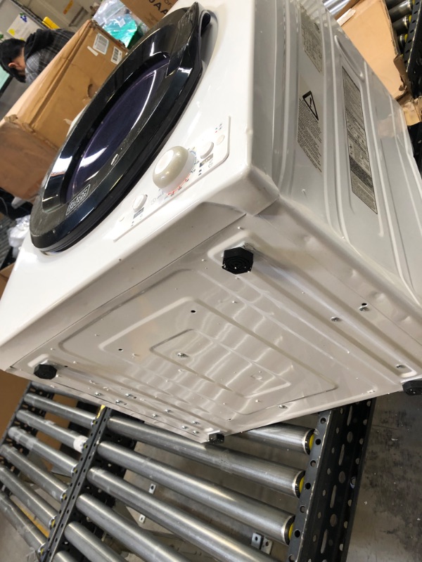 Photo 5 of BLACK+DECKER BCED37 Portable Dryer, Small, 4 Modes, Load Volume 13.2 lbs., White 
************ NON FUNCTIONAL / SOLD FOR PARTS *****