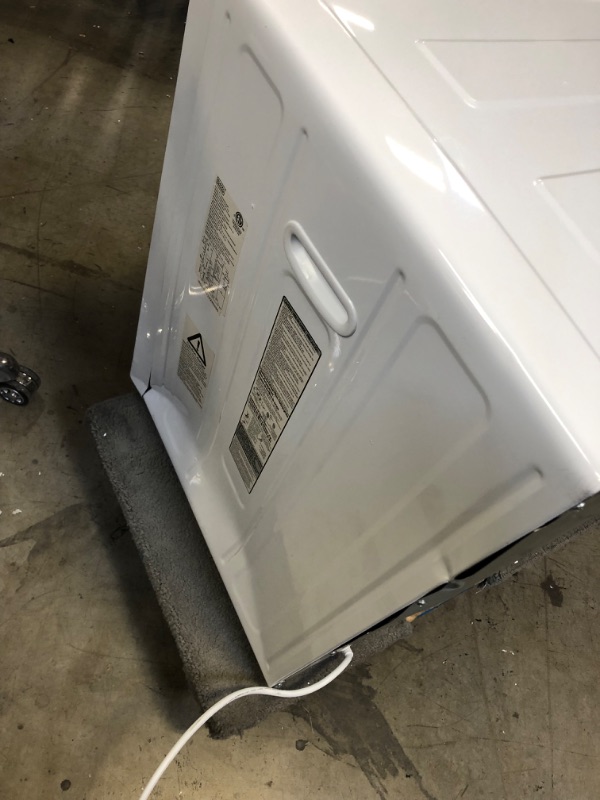 Photo 7 of BLACK+DECKER BCED37 Portable Dryer, Small, 4 Modes, Load Volume 13.2 lbs., White 
************ NON FUNCTIONAL / SOLD FOR PARTS *****