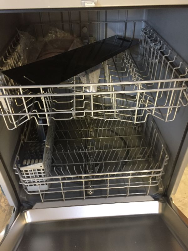 Photo 5 of Samsung - 24" Top Control Built-In Dishwasher - Stainless steel
NEW BUT HAS SOME MINOR DAMAGE FROM PACKAGING 
