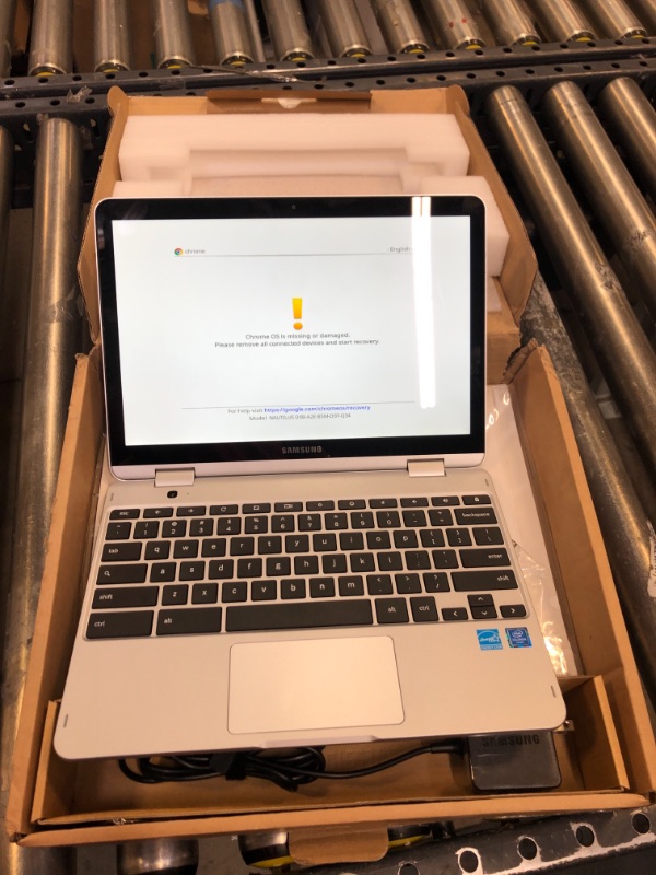 Photo 2 of Parts only-------Samsung Chromebook Plus V2 2-in-1 Laptop- 4GB RAM, 64GB eMMC, 13MP Camera, Chrome OS, 12.2", 16:10 Aspect Ratio- XE520QAB-K03US Light Titan
( NEEDS SYSTEM RECOVERY)