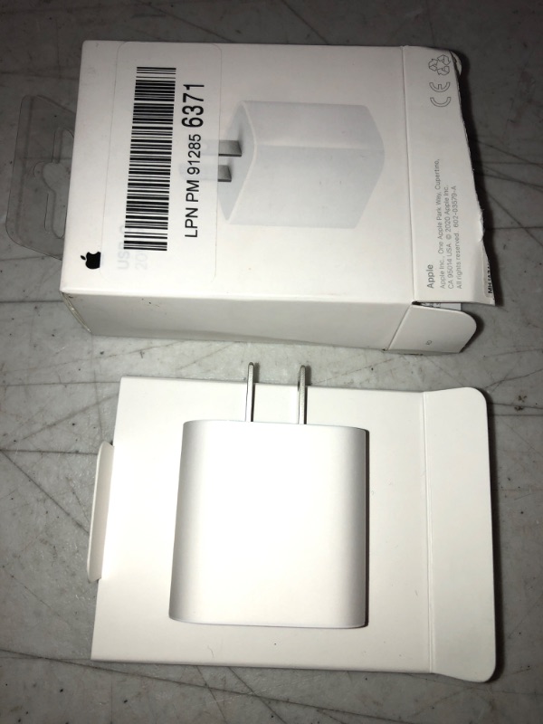 Photo 2 of Apple 20W USB-C Power Adapter White