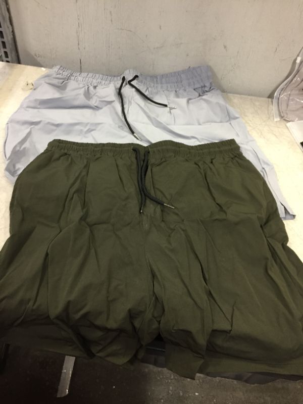 Photo 1 of 2 MENS SHORTS SIZE L 