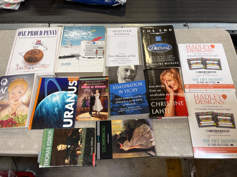 Photo 1 of MISCELLANEOUS BOOK BUNDLE 