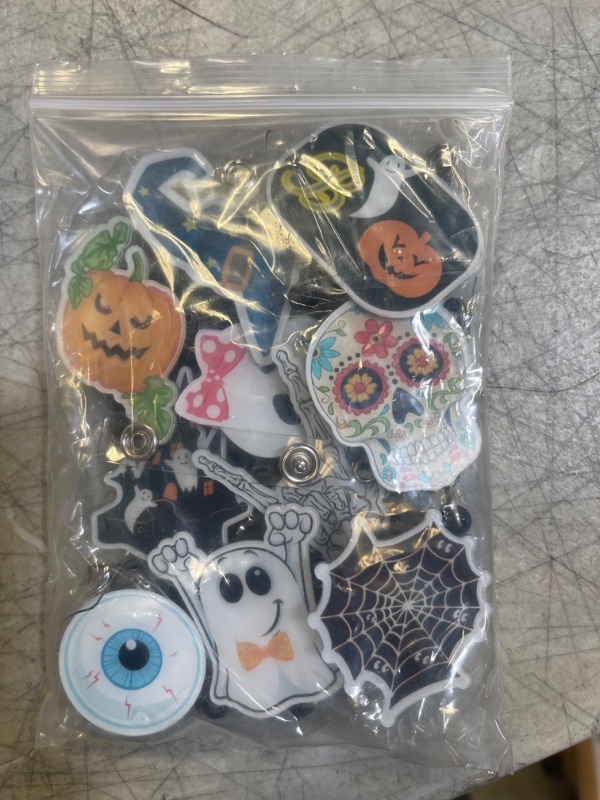 Photo 2 of 10 Pcs Thanksgiving Fall Badge Reel Pumpkin Badge Reel Autumn Nurse Badge Reel Thanksgiving Retractable Badge Holders for Office Staff Nurse Doctor Student Teacher Hoilday Halloween Day (Horrible)
