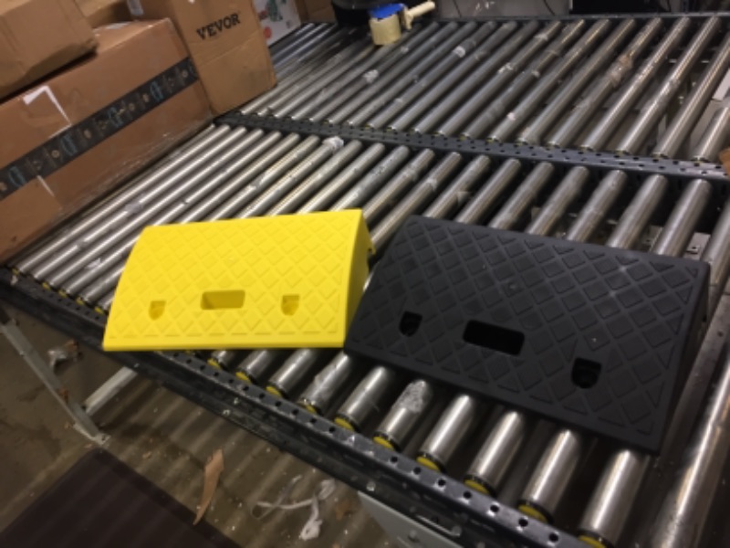 Photo 1 of pyle portable lightweight curb ramps 2 pack heavy duty plastic threshold ramp kit set for driveway, loading dock, sidewalk, car, truck, scooter, bike, motorcycle & wheelchair mobility pcrbdr27