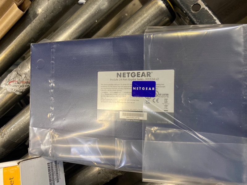Photo 3 of NETGEAR ProSafe JGS524 24-port 10/100/1000Base-T Rackmountable gigabit Switch (Retail ) JGS524NA-----barely used 