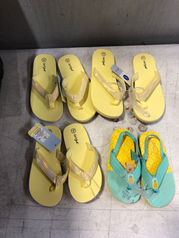Photo 1 of BAG LOT, MISC. KIDS SANDALS(SIZES MAY VARY,BUY AS IS)