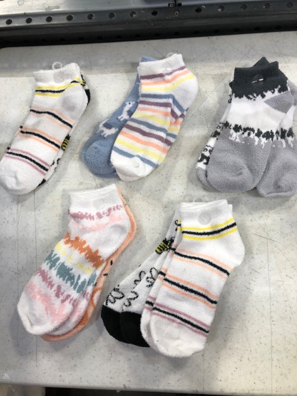 Photo 1 of Assorted lowcut socks various styles and sizes, lot of 5
