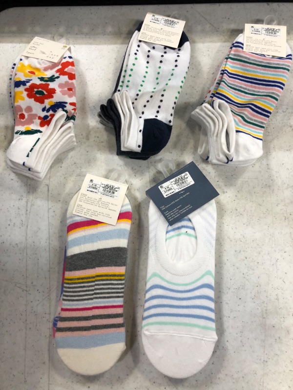 Photo 1 of Assorted socks various styles and sizes, lot of 5