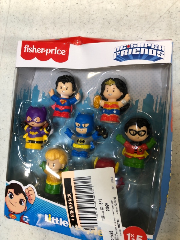 Photo 2 of Fisher-Price Little People DC Super Friends Figures 7pk (Target Exclusive) ( PACKAGING HAS MINOR DAMAGE ) 

