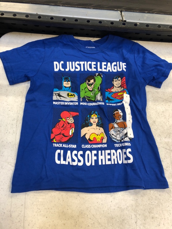 Photo 2 of Boy' Justice League Sort Sleeve Graphic T-Shirt - S 
