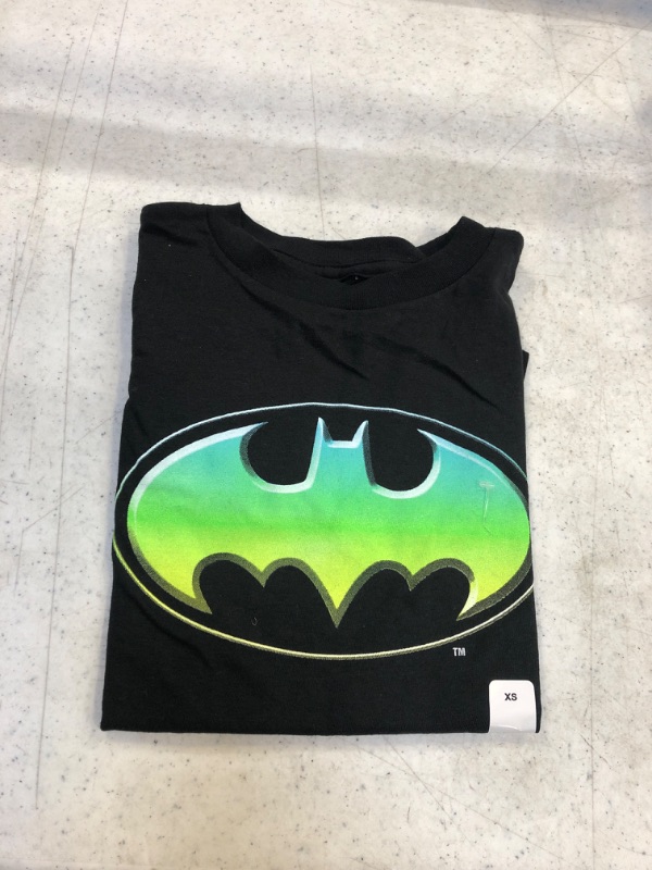 Photo 2 of Boy' Batman Short Sleeve Graphic T-shirt - XS
