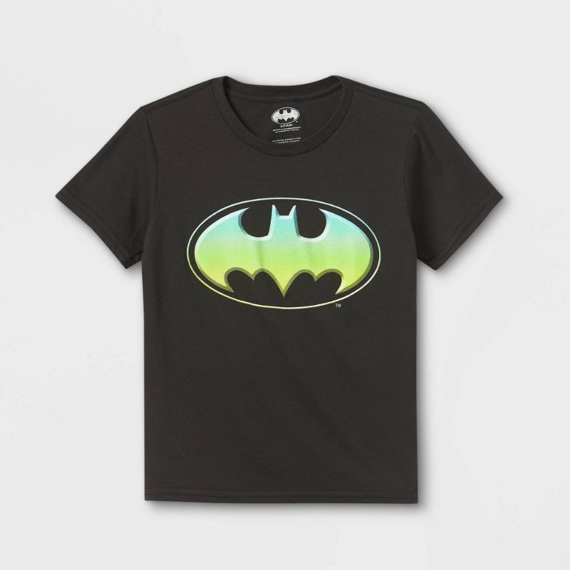 Photo 1 of Boy' Batman Short Sleeve Graphic T-shirt - XS
