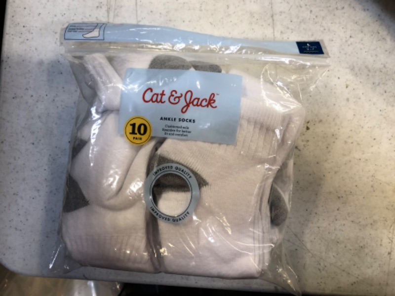 Photo 1 of Cat and Jack ankle socks 10 pairs 3-7