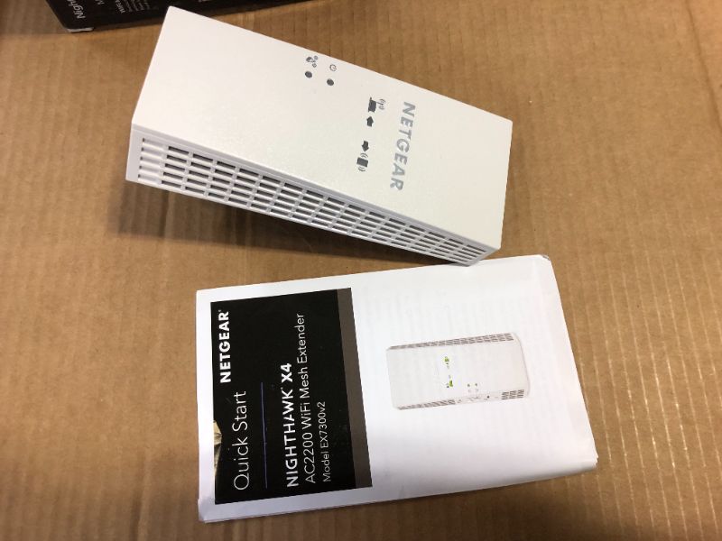 Photo 5 of NETGEAR - Nighthawk X4 AC2200 Dual-Band Wi-Fi Range Extender - White
