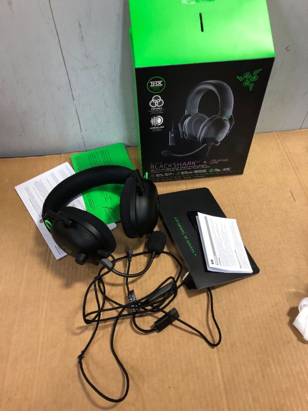 Photo 2 of Razer BlackShark V2 Over the Ear Gaming Headset
