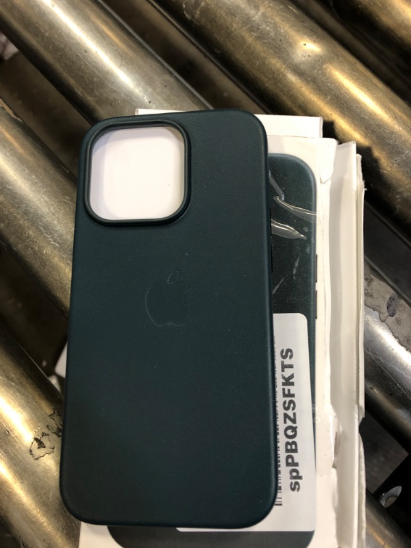 Photo 1 of Apple iPhone 14 Pro Leather Case with MagSafe


