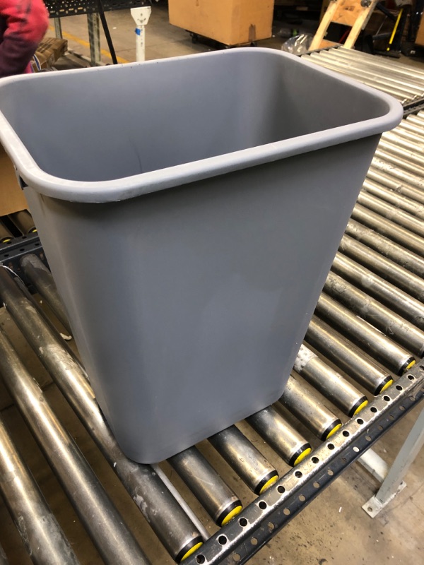 Photo 1 of 13 GALLON TRASH CAN 