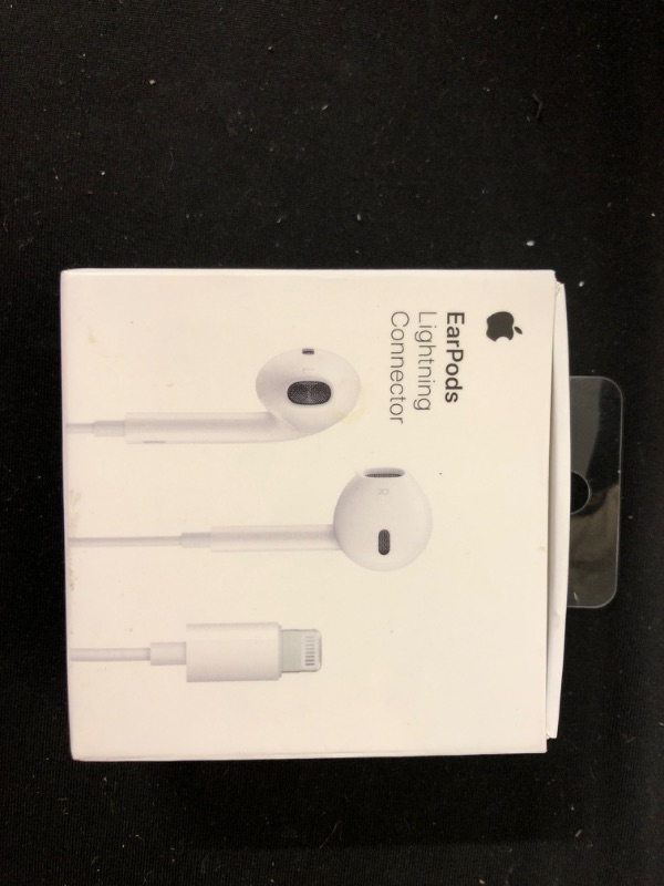 Photo 2 of Apple - EarPods with Lightning Connector - White
