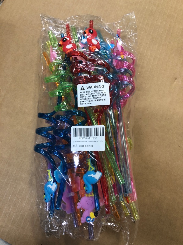 Photo 3 of 24 reusable flamingos straws with 8 colors and 6 patterns are suitable for indoor and outdoor parties, birthday parties and other scenes. The straws can be detachable as a gift to add fun to the party