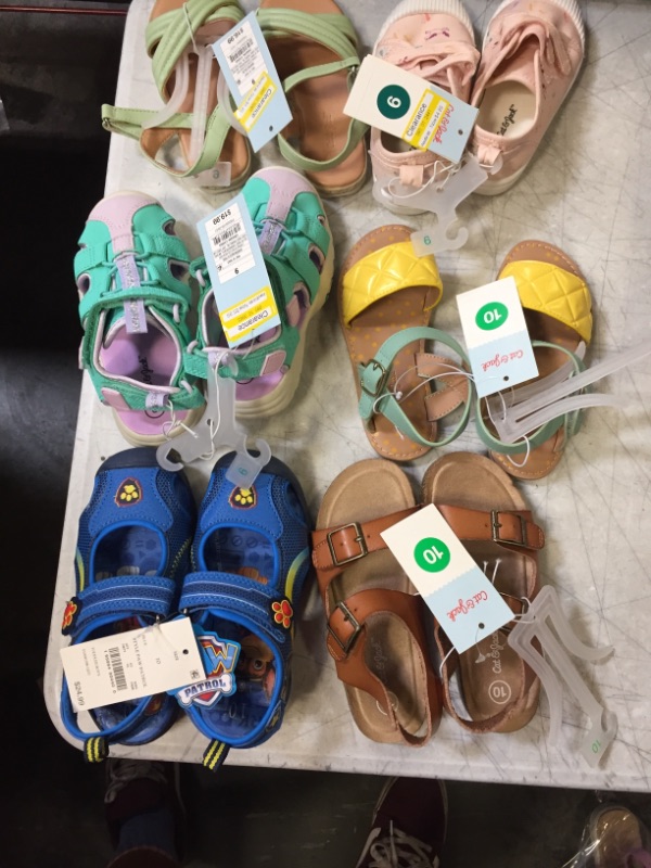 Photo 1 of BAG LOT -- KIDS SHOES SIZE 9/10 6 PAIRS 