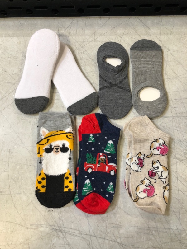 Photo 1 of 7PC LOT,  VARIOUS STYLE SOCKS, SIZES UNKNOWN 