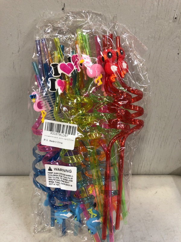 Photo 2 of 24 reusable flamingo straws with 8 colors and 6 patterns are suitable for indoor and outdoor parties, birthday parties and other scenes. The straws can be detachable as a gift to add fun to the party