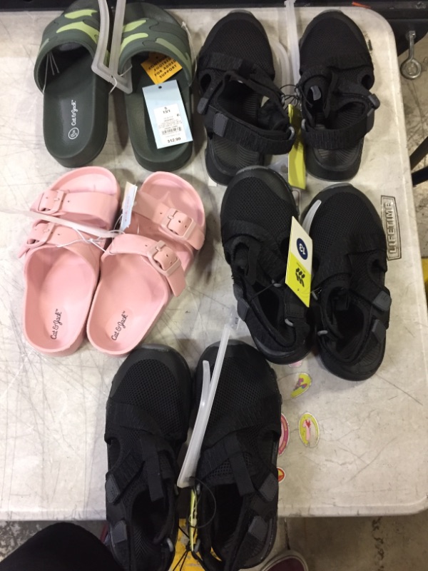 Photo 1 of BAG LOT -- KIDS SHOES SIZE S 13/1