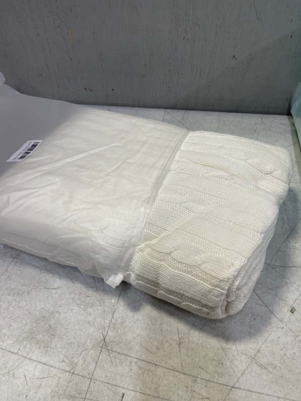 Photo 1 of Alysheer 100% Cotton Cable Knit Bed Throw Blanket 69 x 89 in., Chic Sweater Twist Knitted Pattern All Weather Cozy Soft Warm Lightweight Decorative Sofa Throws for Couch Bed Outdoor Gifts(White)

