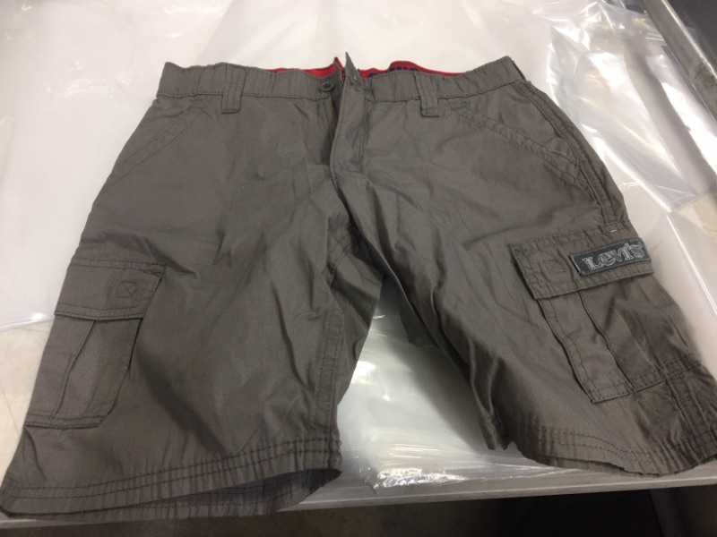 Photo 2 of Levi's Boys' Cargo Shorts BOYS SIZE 16
