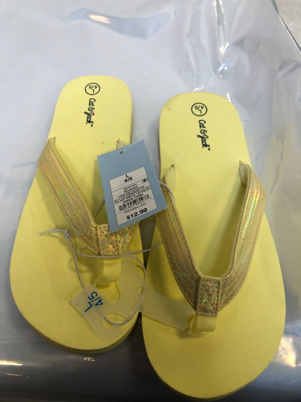 Photo 2 of Girls' Ava Slip-on Thong Sandals - Cat & Jack GIRLS' SIZE LARGE 4/5