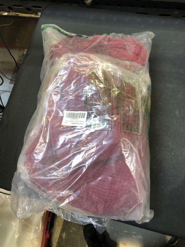Photo 1 of 3 PIECE LOVE SEAT COUCH COVER
RED 
OUT OF PACKAGE 