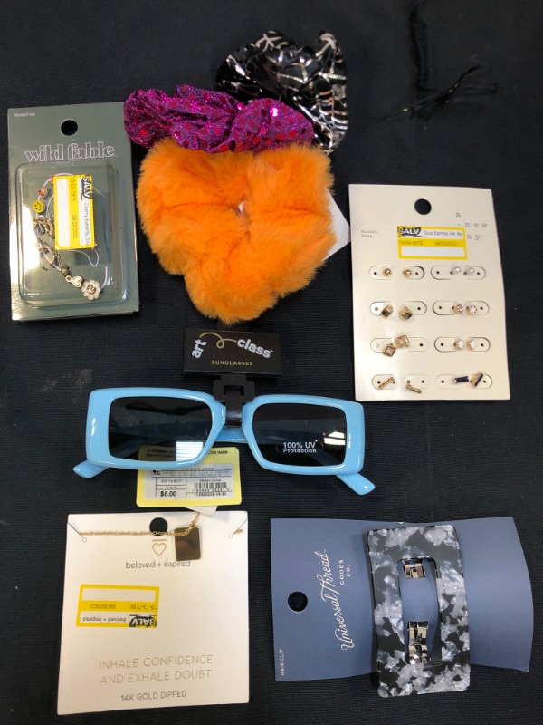 Photo 1 of 6 PC MISC ACCESSORIES LOT