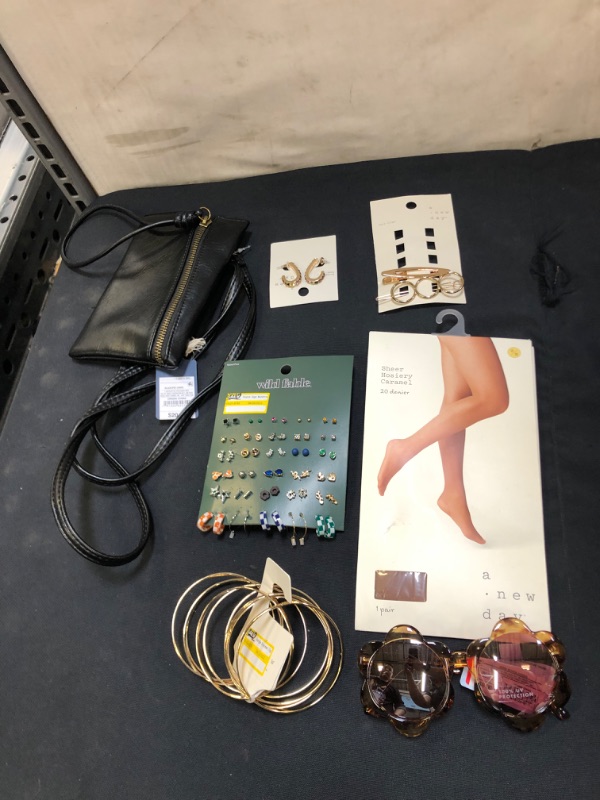 Photo 1 of 7 PC MISC ACCESSORIES LOT