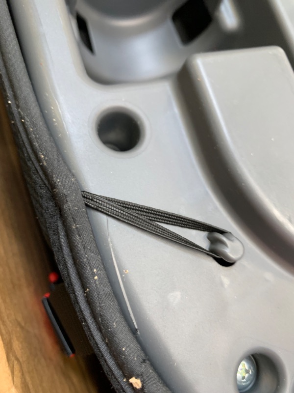 Photo 4 of Graco Affix Youth Booster Car Seat with Latch System - Atomic, Box Packaging Damaged, Minor Use, Minor Scratches and Scuffs on Plastic
