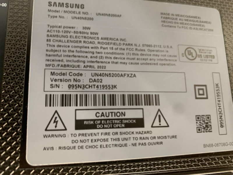 Photo 5 of SAMSUNG 40-inch Class LED Smart FHD TV 1080P (UN40N5200AFXZA, 2019 Model), Box Packaging Damaged, Minor Use, Minor Scratches and Scuffs on Plastic, Missing Legs
